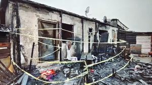 Partida Romilor Pro-Europa anunță că dă în judecată Primăria Turda după incendiul în care au decedat 6 persoane / ”Au murit din cauza rasismului practicat”