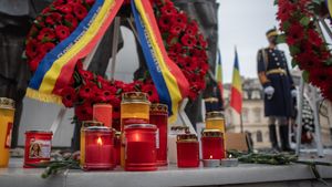 Timişoara: Comemorarea eroilor Revoluţiei din 1989, cu proiecţii de filme, reculegere cu candele, depuneri de coroane, concert rock şi sunetul sirenelor de alarmare publică / 17 decembrie - zi de doliu / Programul complet