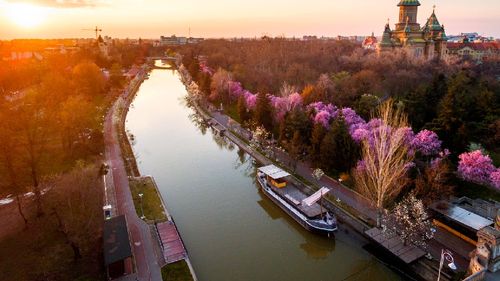 Timișoara continuă eliberarea malului Begăi: peste 2.000 mp vor fi transformați în parc urban / Va fi amenajată aici o zonă de relaxare și promenadă