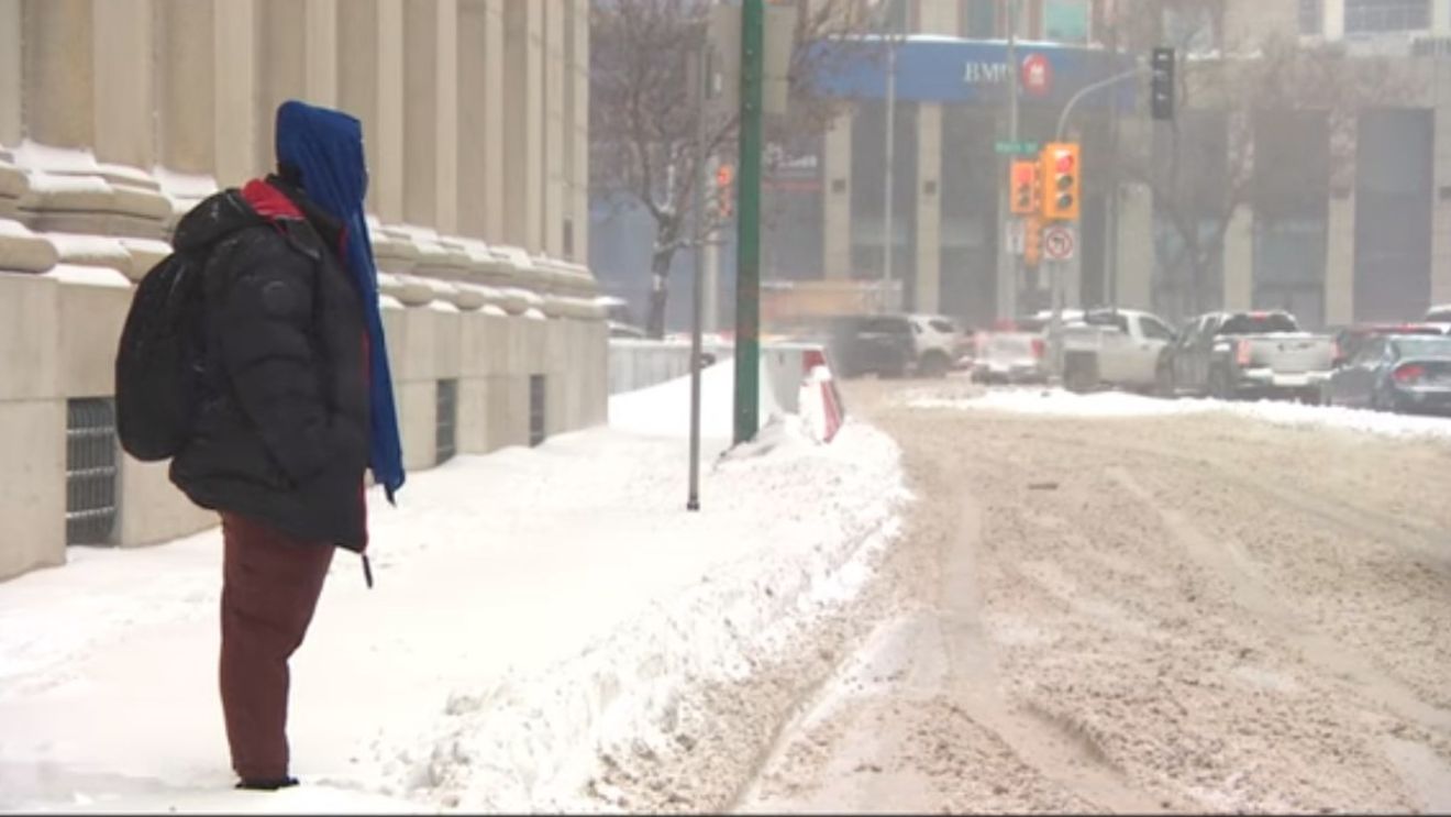 VIDEO Mai mult de un milion de canadieni au rămas fără electricitate din cauza unei furtuni/ Alertă pentru ploaie înghețată în provincia Quebec