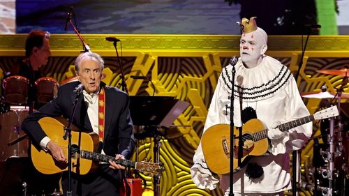 Actorul britanic Eric Idle continuă să lucreze la 80 de ani din motive financiare / ”Nu am visat niciodată că la o astfel de vârstă fluxurile de venituri vor scădea atât de dezastruos”