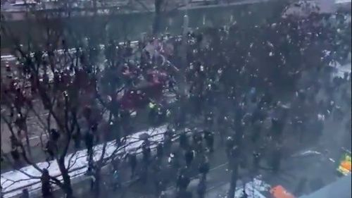 Viena: Mii de oameni au participat la un marș împotriva restricțiilor anticovid impuse de autoritățile austriece