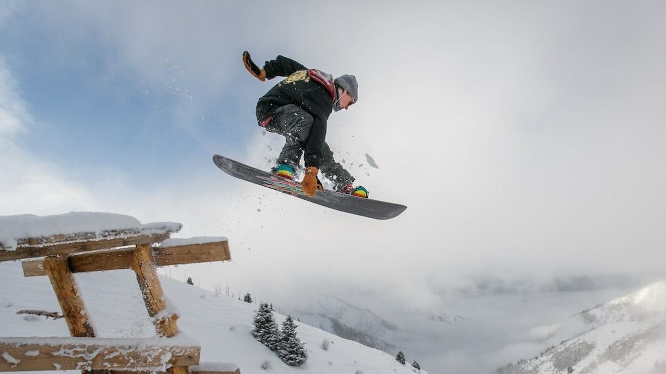 Centru de pregătire pentru sporturi extreme deschis la Miercurea Ciuc cu finanțarea guvernului Ungariei. Tinerii vor putea practica snowboard, skateboard, BMX, cățărare
