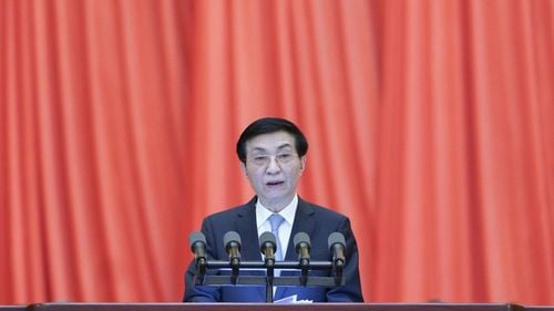 ANALIZĂ Cine este eminența cenușie a președintelui chinez Xi Jinping, intelectualul misterios care decide destinele a 1,4 miliarde de oameni