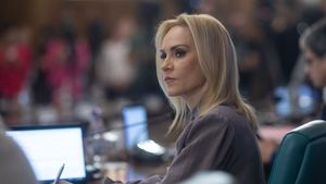 Firea, despre potențiala candidatură a lui Ciolacu la Primăria Capitalei: Mi-a sugerat că nu e adevărat, că e o știre falsă. Despre Burduja de la PNL: Să vină să ne arate când poate el obține 250.000 de voturi