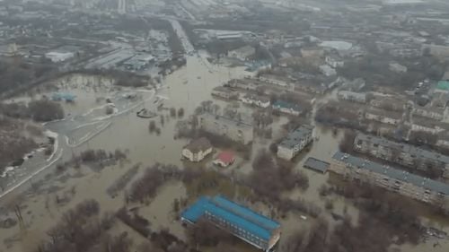Inundații majore în Rusia și Kazahstan, continuă evacuările