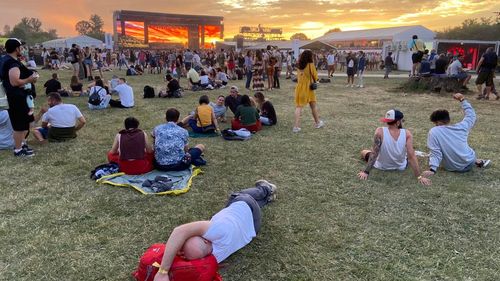 Gabriela Firea anunță că va fi disponibil în curând cardul european pentru tineri, care le va permite accesul la preț redus la evenimente din Europa