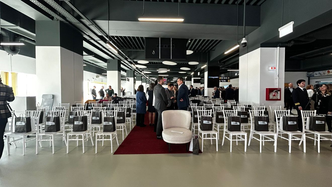 FOTO VIDEO Noul terminal de pasageri al Aeroportului de la Mihail Kogălniceanu a fost inaugurat / Teodosie a avut un scaun special față de ceilalți invitați / La eveniment a fost prezent și Selly de la Beach, Please!
