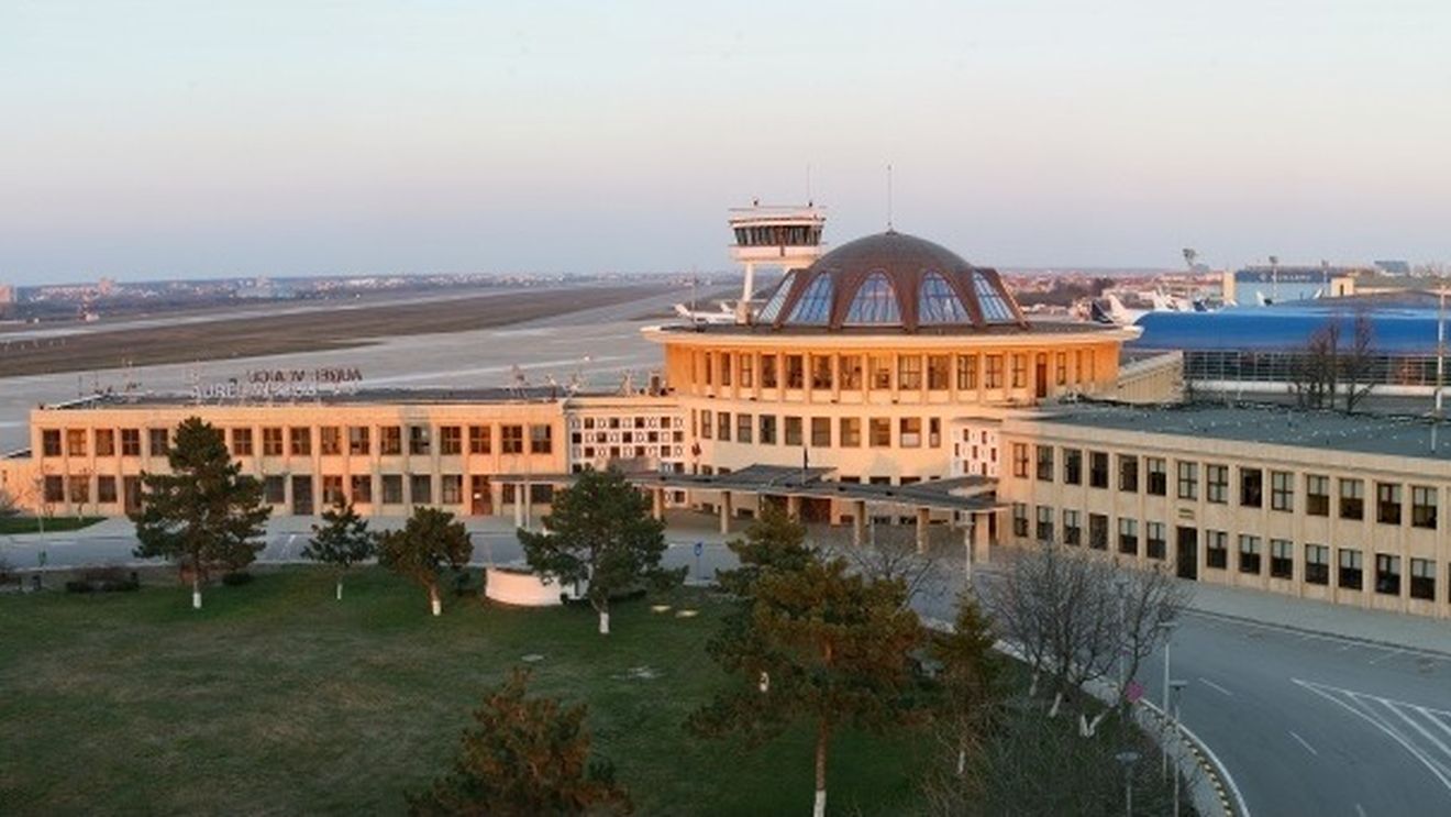 Aeronavă Boeing 767 cu 84 de pasageri, implicată într-un incident aviatic la aterizarea pe Aeroportul Băneasa / Trenul principal de aterizare a suferit o defecţiune / Nu sunt persoane rănite