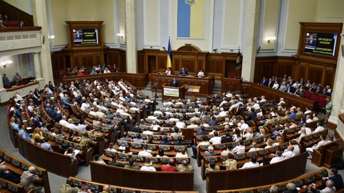 Parlamentul Ucrainei a extins legea marţială pentru încă 90 de zile