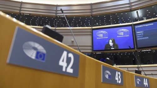 Parlamentul European solicită lansarea unei proceduri de revizuire a tratatelor UE, pentru a răspunde cererilor formulate de cetățeni în cadrul Conferinţei privind viitorul Europei