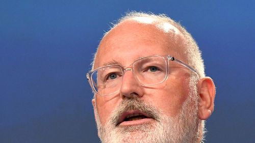 Grupul de la Vişegrad se opune categoric numirii lui Timmermans la şefia Comisiei Europene, a anunțat premierul ceh, acuzat de fraude cu fonduri UE