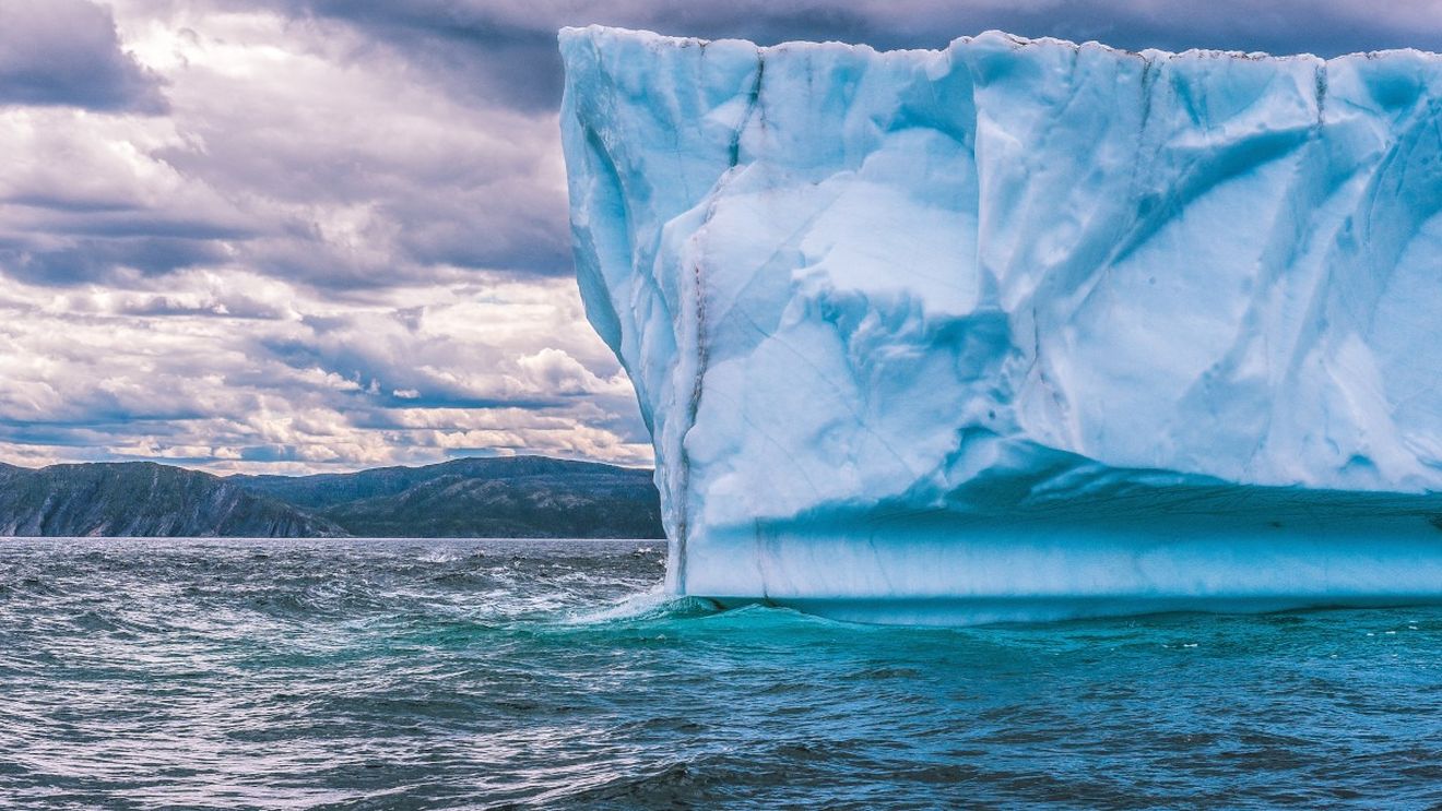 Cel mai mare aisberg din lume ar putea lovi o insulă din Atlanticul de Sud / ”Avem proiectoare aprinse toată noaptea pentru a încerca să vedem gheaţa”