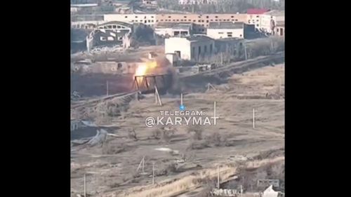 VIDEO Forțele ucrainene aruncă în aer un pod de cale ferată din Bahmut / Armata Kievului dă asigurări că nu este un indiciu al retragerii din oraș: „Nu răspândiți panica”