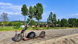 Adolescent de 14 ani decedat la spital după o coliziune între o trotinetă electrică şi o motocicletă în județul Buzău