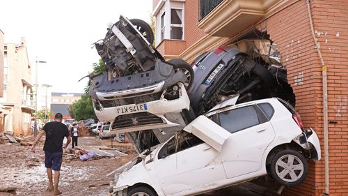 La un an de la inundaţiile grave din estul Spaniei, liderul regiunii Valencia, Carlos Mazon, a anunţat că va demisiona