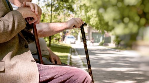 Guvernul a aprobat acordarea a 130.000 de bilete de tratament pentru pensionarii din sistemul public