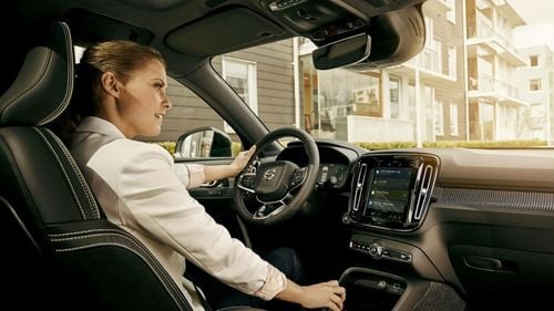 Hey Google: gigantul IT cucerește piața sistemelor de operare pentru automobile