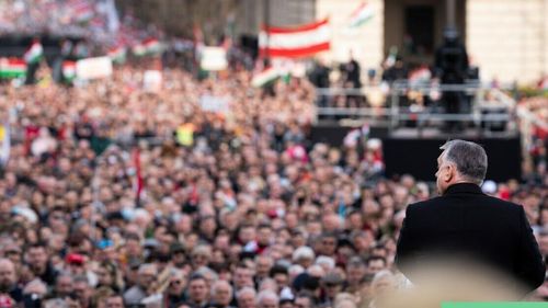 SONDAJ De ce dispar tinerii din partidul lui Viktor Orbán / FIDESZ este susţinut doar de 7% dintre tinerii din grupul de vârstă 18-29 de ani și doar de 12% din grupul celor de 30-39 de ani