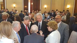 Ambasada Federației Ruse la București distribuie pe Facebook un link la un articol din Sputnik, cu titlul/ Moment istoric: Ambasadorii Rusiei și SUA au dat o lecție politicienilor români
