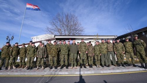 Croaţia a restabilit serviciul militar obligatoriu, cu o durată de două luni, pentru tinerii care au împlinit vârsta de 19 ani