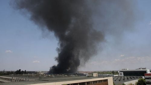 Poluare în Voluntari după incendiul izbucnit la complexul Flora. Garda de Mediu raportează concentrații peste limită la unele substanțe poluante