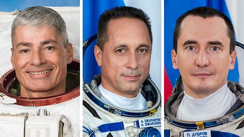 Un astronaut american și doi cosmonauți ruși se întorc din spațiu la bordul aceleiași capsule Soyuz
