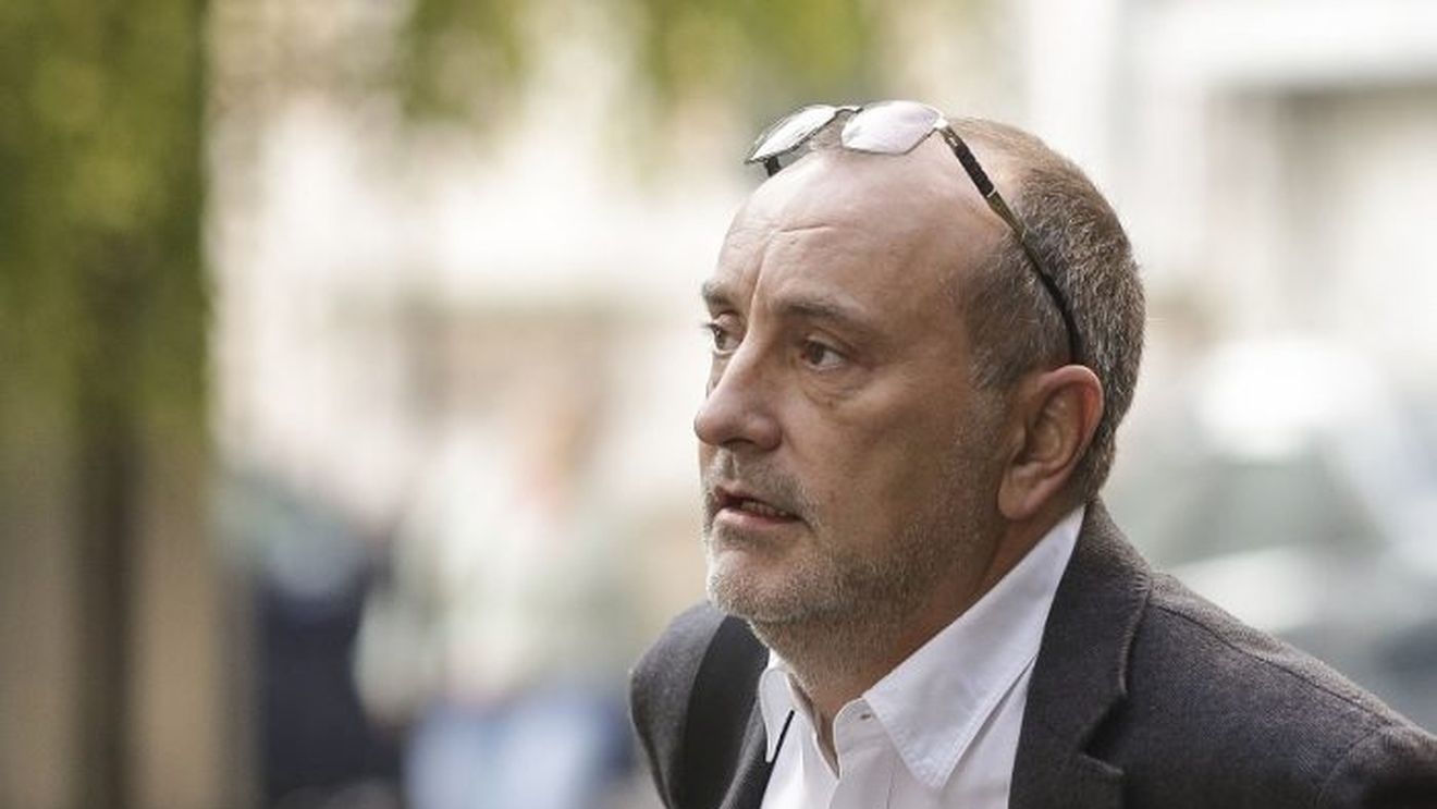 Afaceristul Sorin Strutinsky, condamnat luni la 10 ani închisoare, a dispărut. Poliția l-a dat în urmărire națională