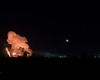 Incendiu la mai multe standuri dintr-o piaţă en-gros de fructe şi legume din Piteşti
