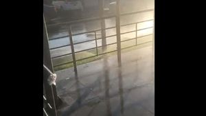 VIDEO Aspersoarele defecte din Sectorul 3 al Bucureștiului alungă pasagerii RATB din stații