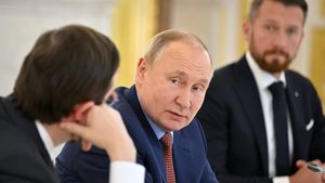 Rusia riscă să intre în incapacitate de plată din cauza cheltuielilor militare mari și a epuizării rezervelor, avertizează cea mai mare agenție de rating din China