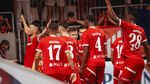 Dinamo a spulberat campioana! „Câinii” au învins Universitatea Craiova cu 5-1, într-un derby cu eliminare și intervenții VAR