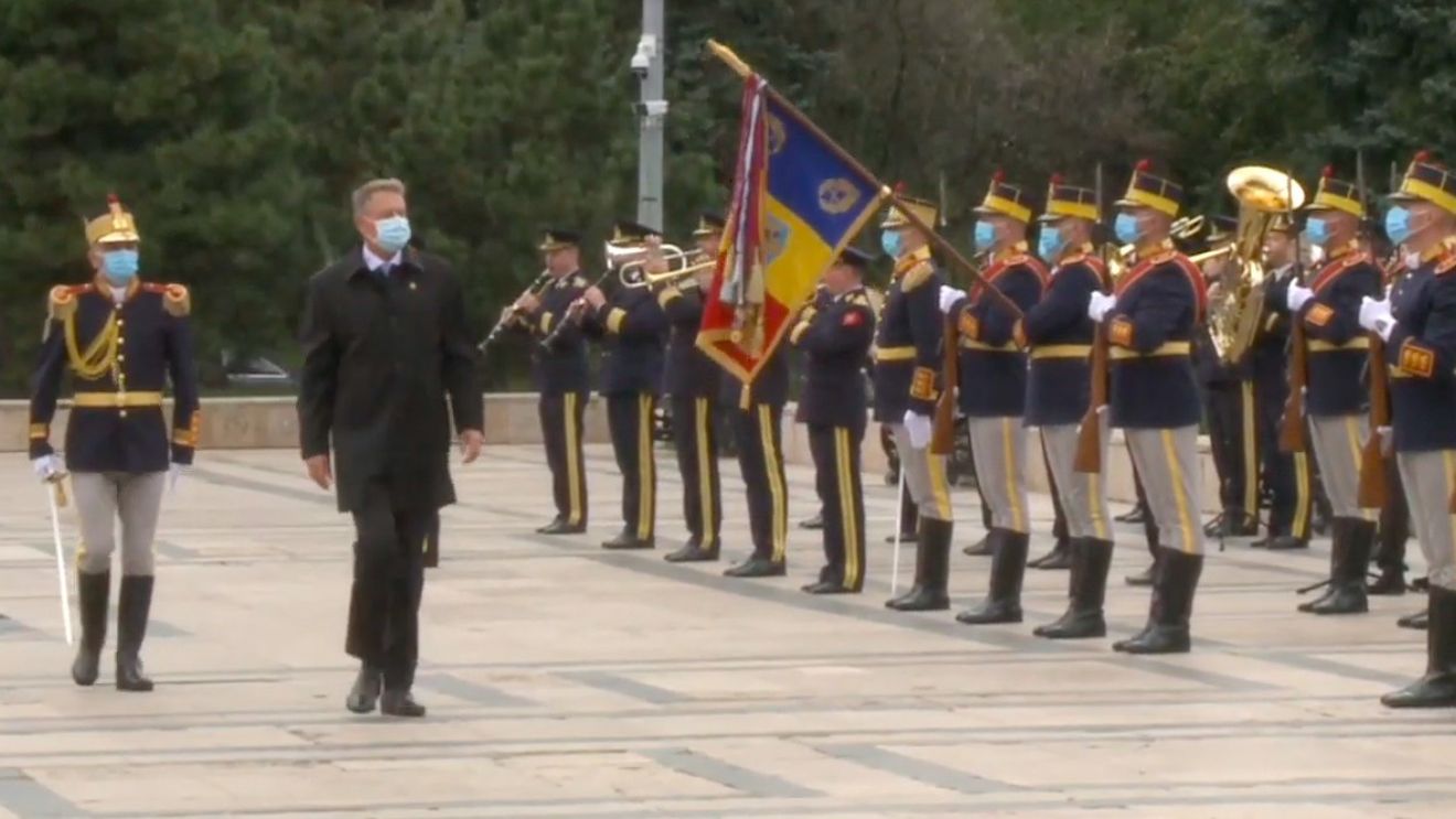 VIDEO Klaus Iohannis, de ziua Armatei României: Astăzi avem o armată modernă şi bine pregătită care asigură îndeplinirea angajamentelor asumate în cadrul Alianţei Nord-Atlantice şi implementarea politicii de securitate şi apărare comună a Uniunii Europene
