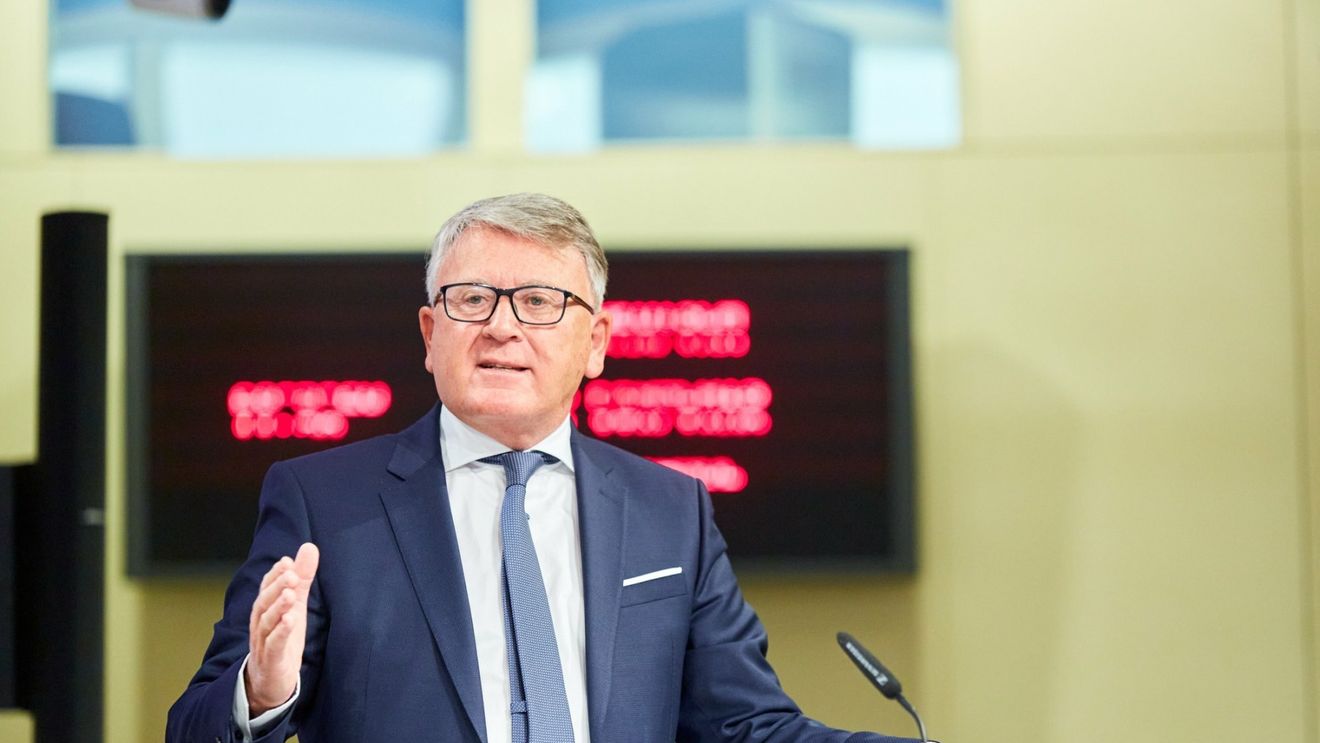 Un comisar european îndeamnă la adoptarea săptămânii de muncă de patru zile în Uniunea Europeană în sectoarele afectate de penurii de forţă de muncă