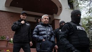 BREAKING Curtea de Apel Constanța a desființat sentința prin care Dan Diaconescu fusese condamnat la 8 ani și 4 luni de închisoare în dosarul privind acte sexuale cu minori și folosirea prostituției infantile / Magistrații constănțeni au dispus strămutarea procesului la Tulcea și reluarea de la zero