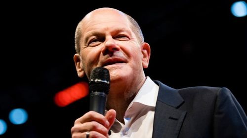 VIDEO Discursul integral prin care cancelarul german Olaf Scholz a schimbat din temelii fundamentele politicii germane: a renunțat la pacifismul auto-impus după Al Doilea Război Mondial și a rupt dependența energetică de Rusia