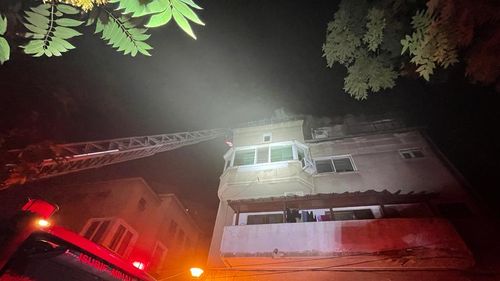 Un incendiu violent a avut loc în Sectorul 5 din București/ 25 de persoane au fost evacuate