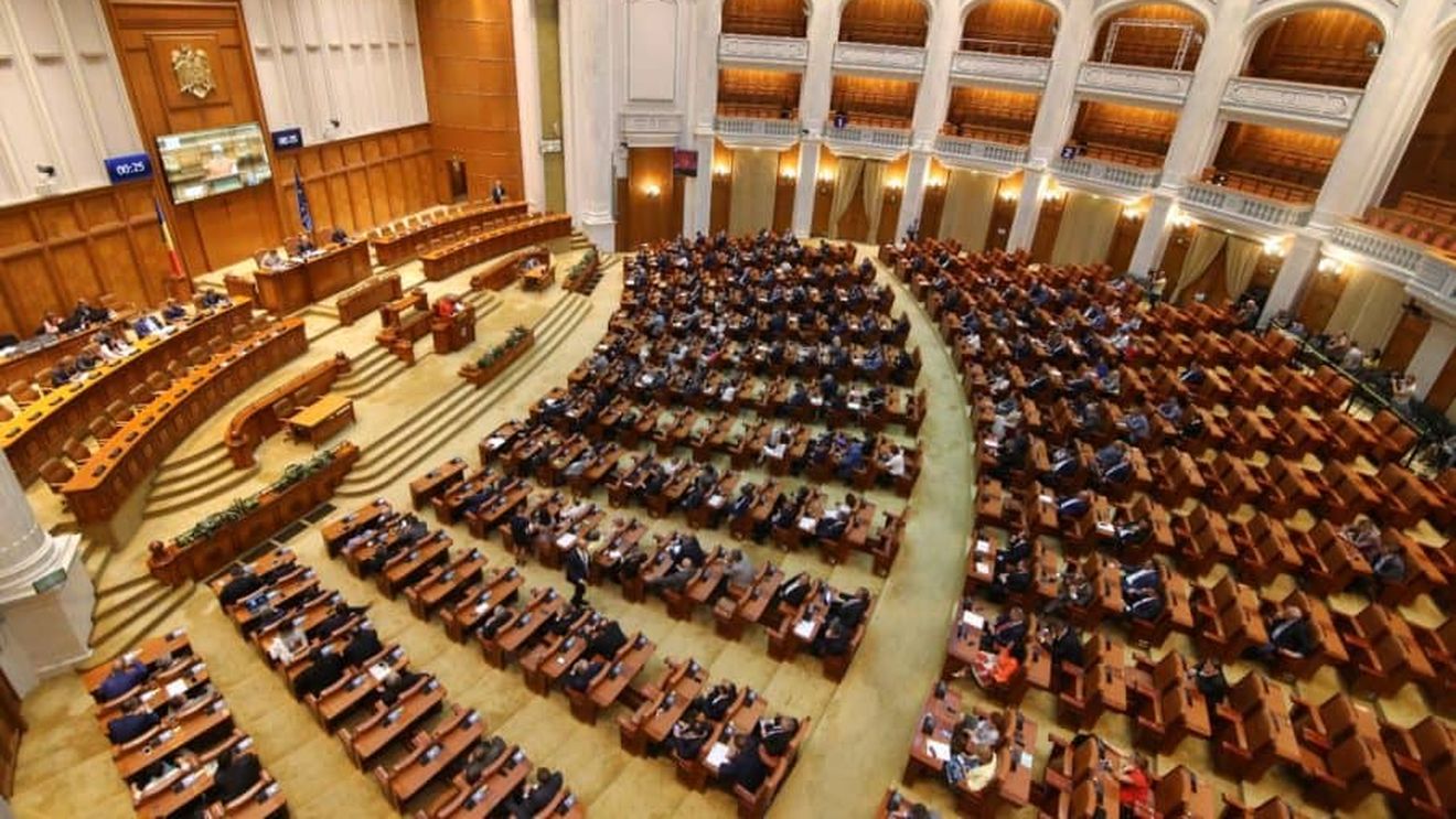 Noua lege a pensiilor a fost adoptată de Parlament