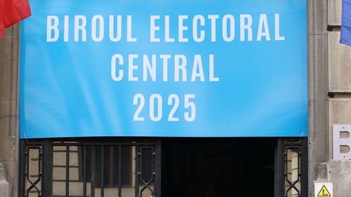 AUR sesizează BEC şi Autoritatea Electorală Permanentă că „sute de conturi ilegale pe reţelele de socializare promovează candidaţii sistemului la prezidenţiale”
