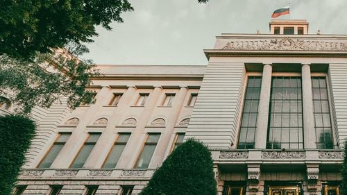 Germania va închide consulatele rusești după ce Moscova a limitat la 350 numărul oficialilor germani din Rusia