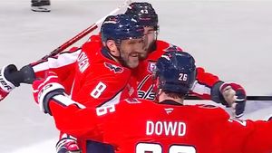 VIDEO Legendarul Wayne Gretzky, detronat - Rusul Alex Ovechkin, cel mai bun marcator din istoria NHL