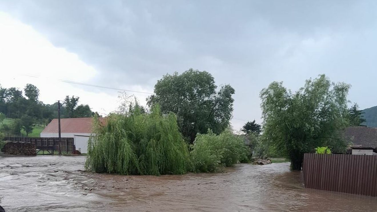 Risc de viituri în 14 judeţe ale ţării, până joi noapte / Codul galben hidrologic a fost prelungit