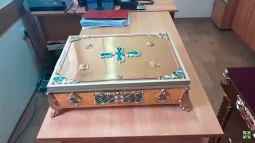 VIDEO Un cetățean moldovean a încercat să scoată din Ucraina moaștele a 80 de sfinți și alte obiecte bisericești