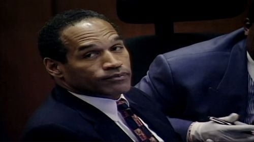 O.J. Simpson, fostul superstar al fotbalului american achitat în ”procesul secolului”, a murit la vârsta de 76 de ani de cancer, anunţă familia