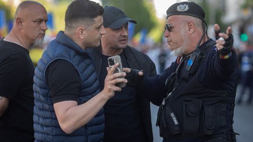 Grindeanu: PSD nu face alianţe cu AUR / Eu cred că Jandarmeria trebuia să aibă o altă atitudine în faţa Parlamentului la protestul AUR