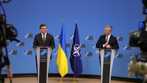 Ministrul ucrainean de Externe: Ucraina refuză să renunțe la planurile sale de aderare la NATO și respinge orice „garanții” cerute de Rusia