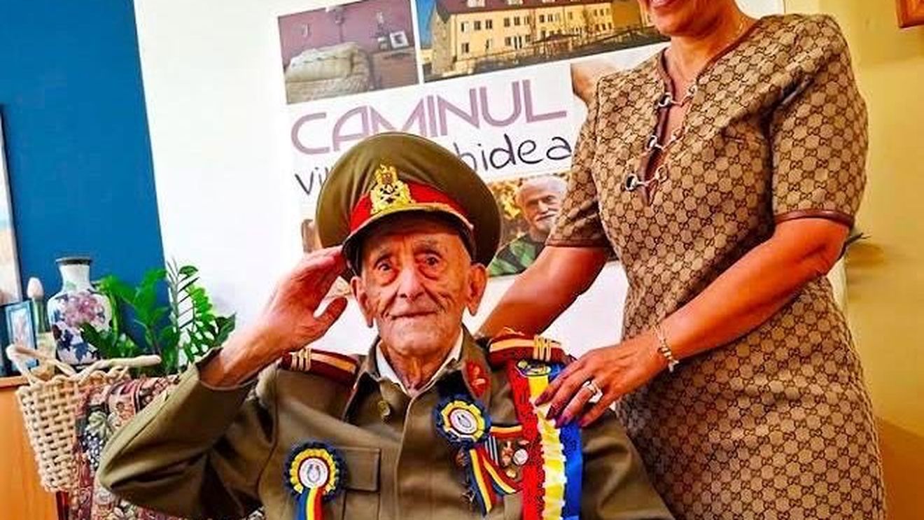 Veteranul de război Ion Vasile Banu (107 ani), decorat de președintele Nicușor Dan de Ziua Națională / ”Reprezintă esența a ceea ce înseamnă dragostea de țară„