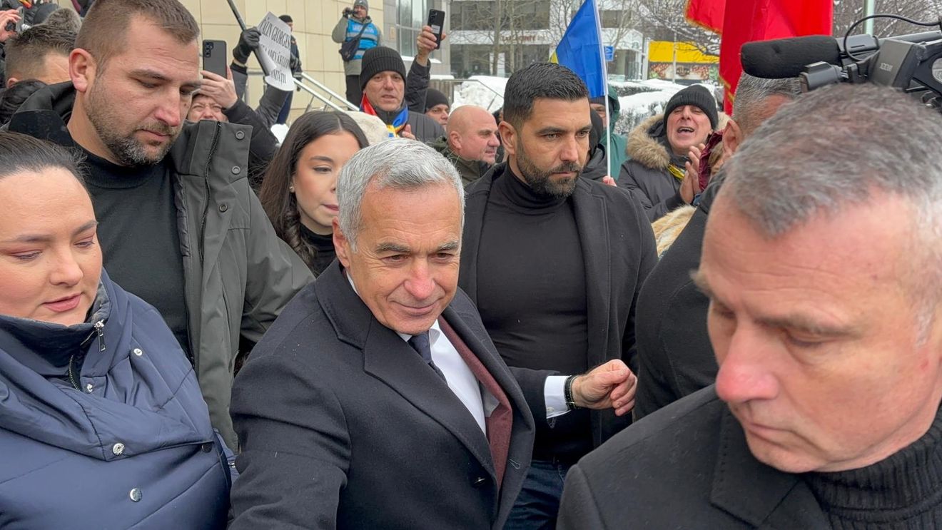 Fugarul Sebastian Ghiță a spus într-o înregistrare audio că ex-candidatul Călin Georgescu l-a vizitat la Belgrad în 2021 pentru a-i cere ajutorul să se întâlnească cu ”ruși și sârbi”. Georgescu a recunoscut întâlnirea: ”Le‑am cerut ajutorul cu un singur scop: să nu mi‑l dea”