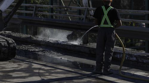 S-a finalizat hidroizolaţia şi s-au turnat două straturi de asfalt la Podul Grant, anunță primarul Capitalei