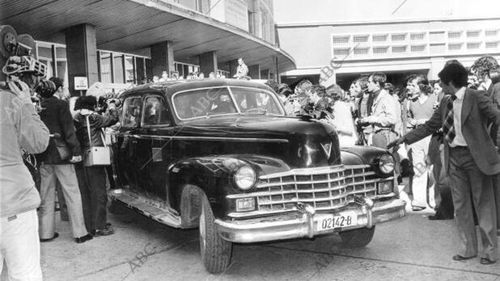 INEDIT Povestea Cadillacului blindat dăruit de Ceaușescu lui Carrillo / Liderul Partidului Comunist spaniol era prieten bun cu dictatorul român